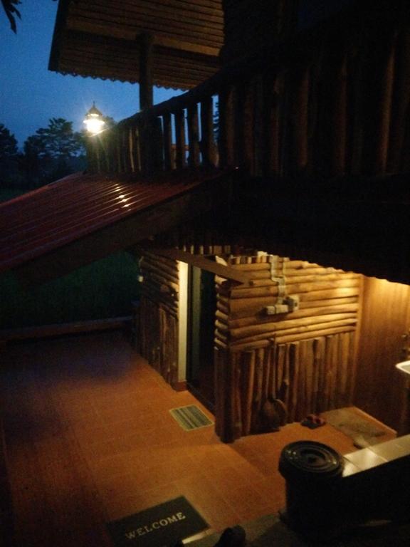 Ton Lang Homestay Pua Exterior foto